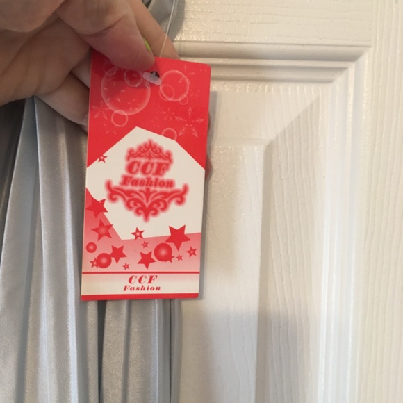 🎉HP!🎉NWT Silver Pleated Midi Skirt - Picture 2 of 5